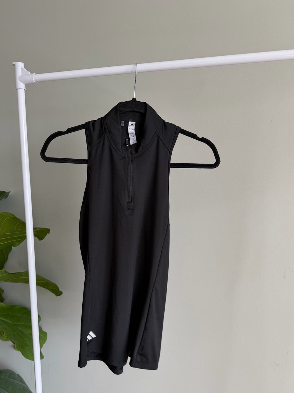 Adidas Black Sleeveless Golf Shirt with Zipper Size XS